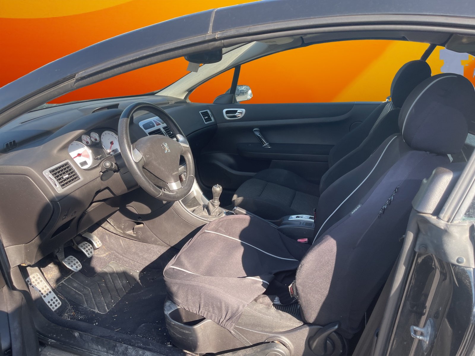 PEUGEOT 307 CC 2.0 16V, Benzin, Occasion / Gebraucht, Handschaltung - 5