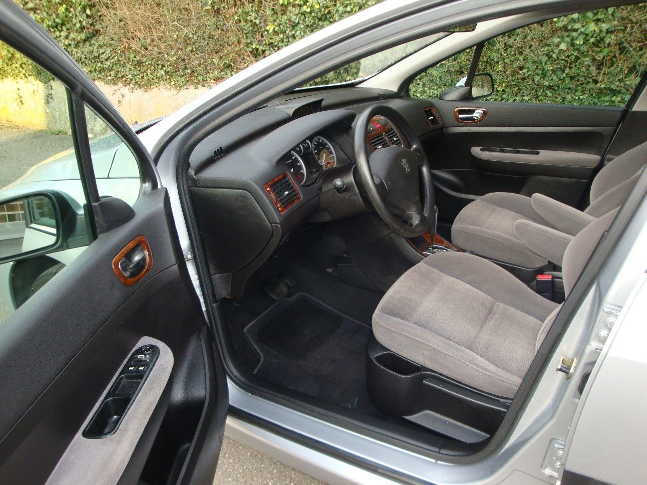 PEUGEOT 307 2.0 16V XSi, Petrol, Second hand / Used, Automatic - 6