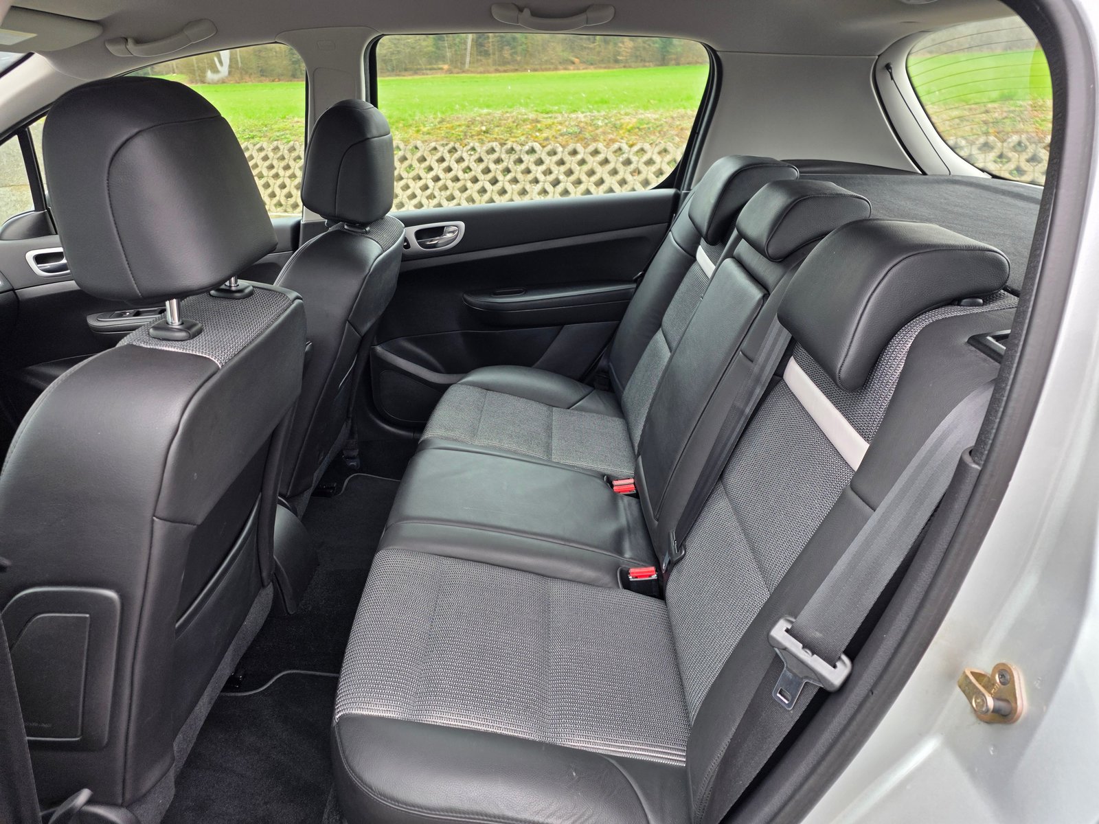PEUGEOT 307 2.0 16V XS, Benzin, Occasion / Gebraucht, Handschaltung - 5