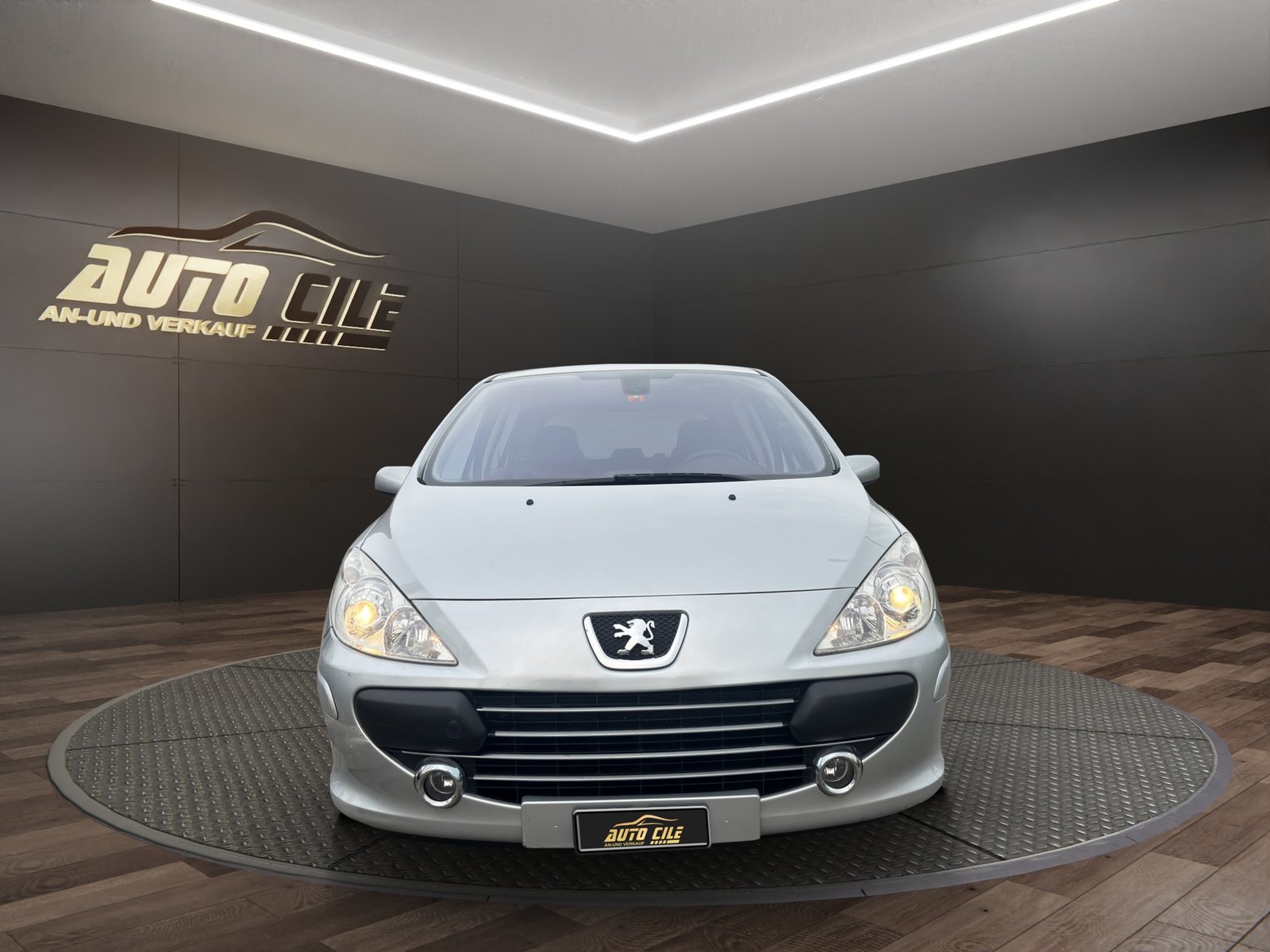 PEUGEOT 307 2.0 16V Speed Up, Benzin, Occasion / Gebraucht, Handschaltung - 2