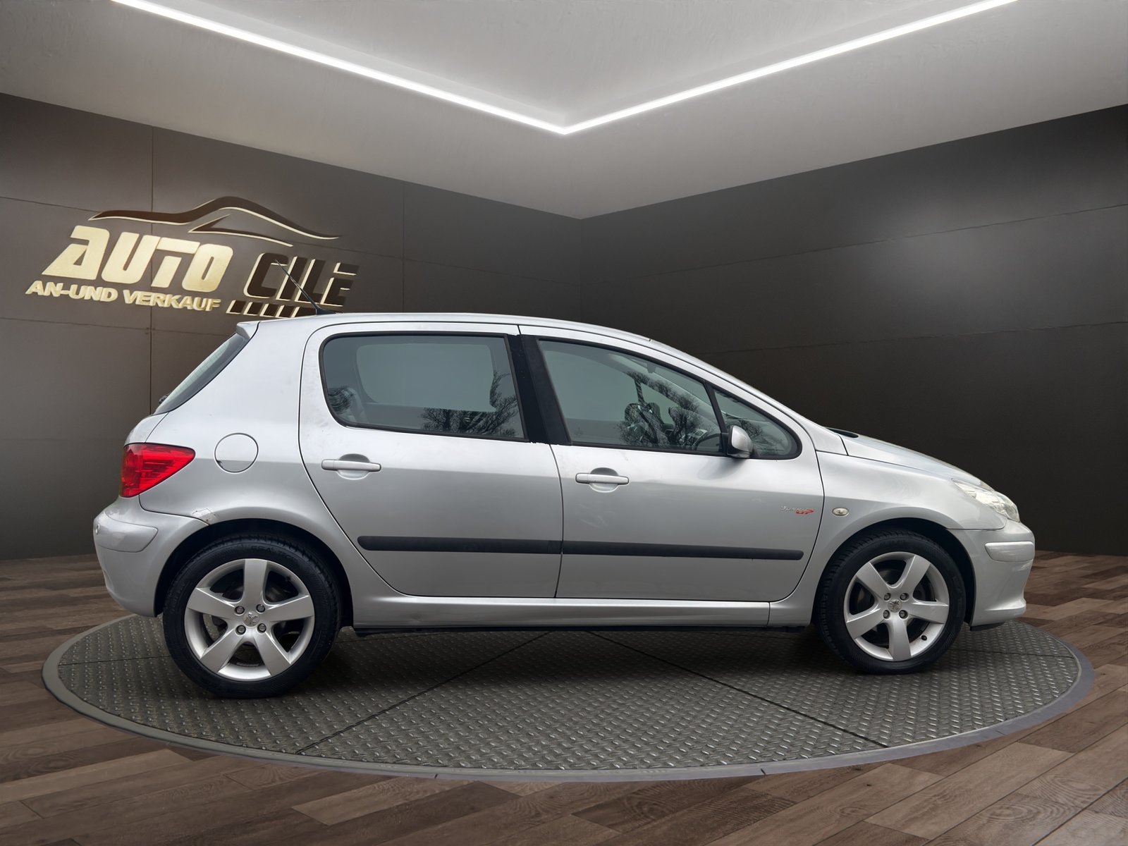 PEUGEOT 307 2.0 16V Speed Up, Benzin, Occasion / Gebraucht, Handschaltung - 5