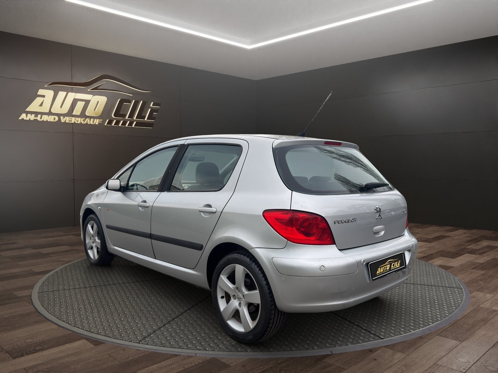 PEUGEOT 307 2.0 16V Speed Up, Benzin, Occasion / Gebraucht, Handschaltung - 6