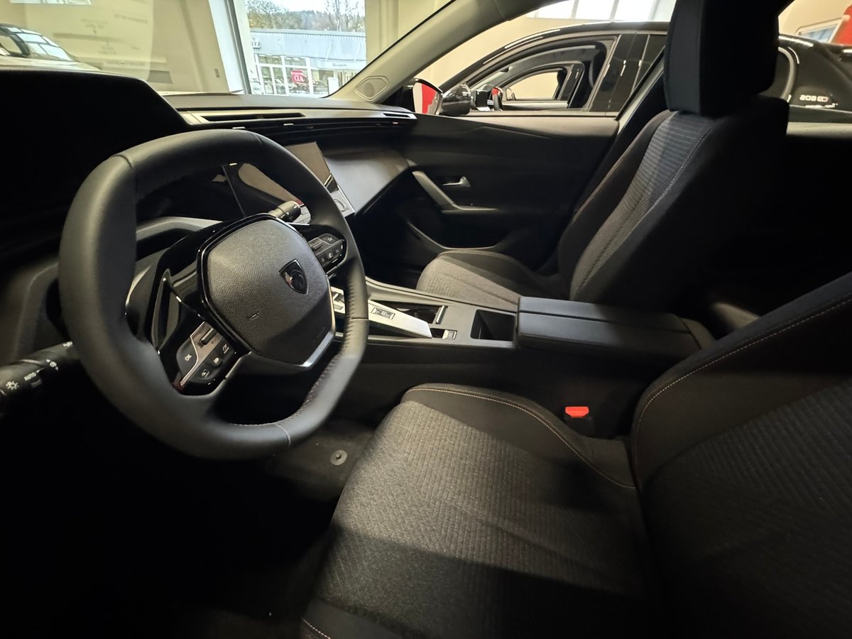 PEUGEOT 308 SW 1.2 HEV 136 Style, Mild-Hybrid Petrol/Electric, New car, Automatic - 6
