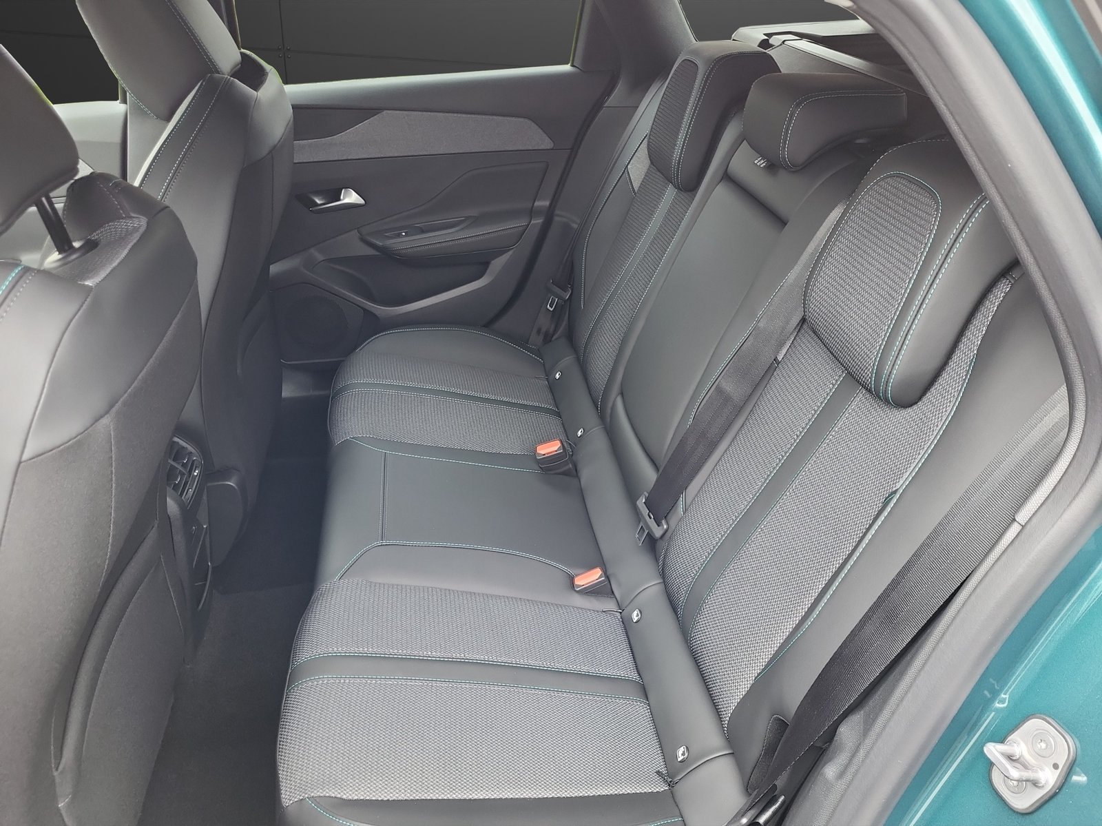 PEUGEOT 308SW 1.6 PHEV Allure, Plug-in-Hybrid Benzin/Elektro, Neuwagen, Automatik - 6