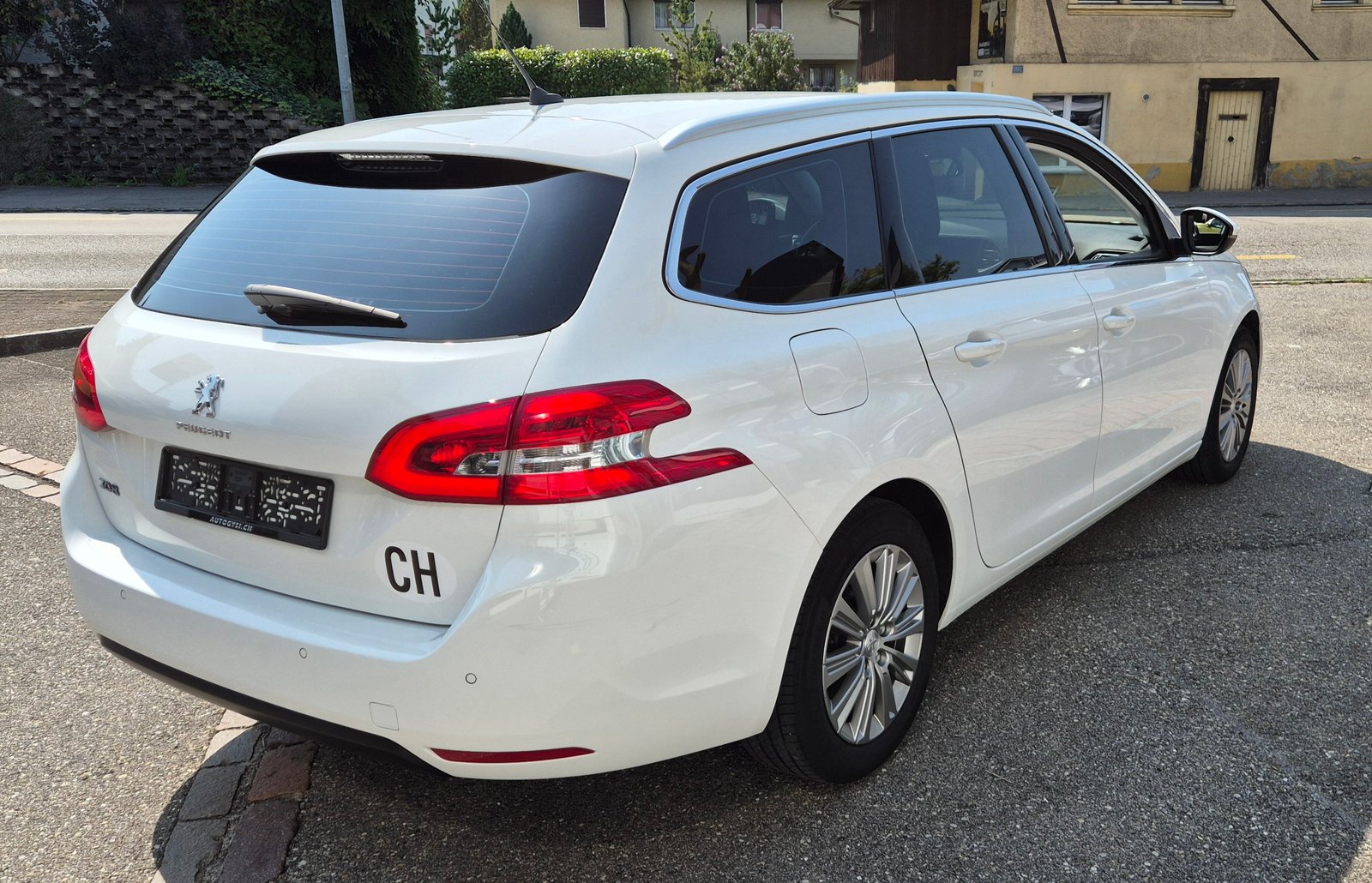 PEUGEOT 308 SW 1.5 BlueHDI Allure, Diesel, Occasion / Gebraucht, Handschaltung - 3