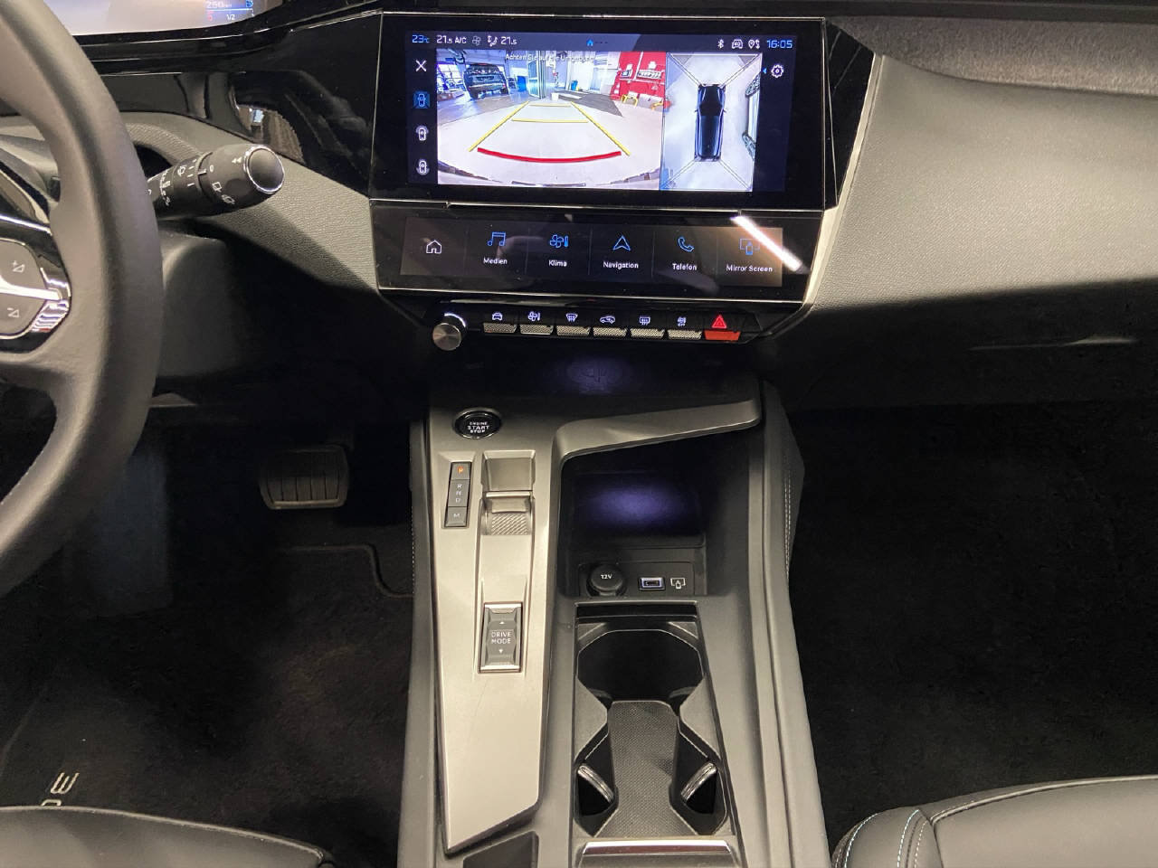 PEUGEOT 308 SW 1.2 PureTech Allure, Benzin, Occasion / Gebraucht, Automatik - 7