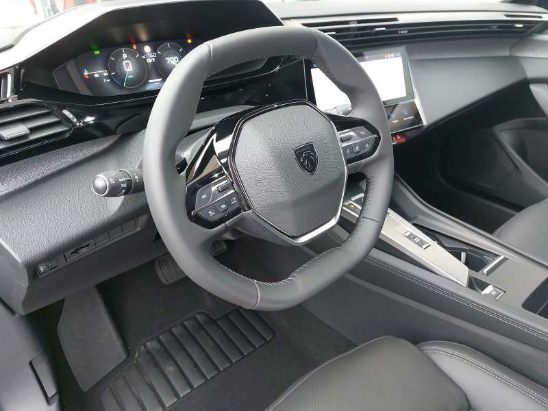 PEUGEOT 308 SW 1.2 PureTech Allure Pack, Benzin, Occasion / Gebraucht, Automatik - 7