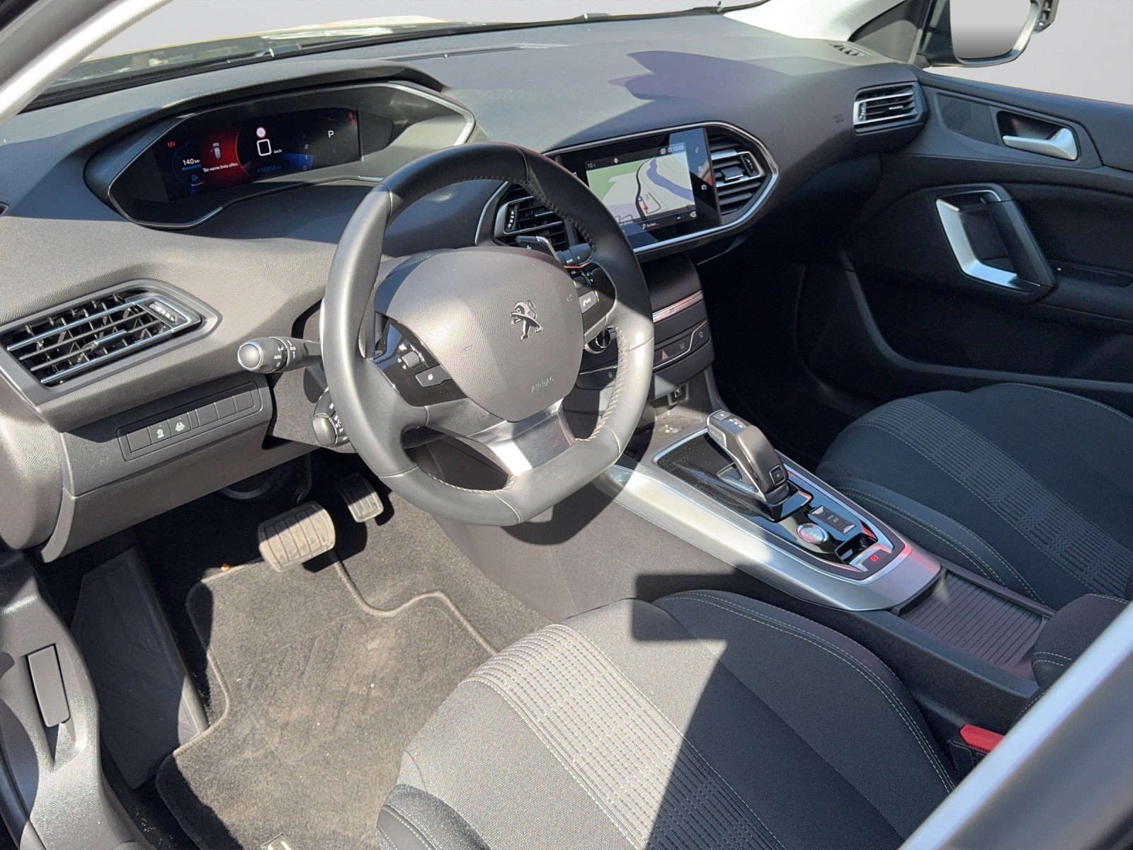 PEUGEOT 308 SW 1.2 PT All.P. EAT8, Petrol, Second hand / Used, Automatic - 5