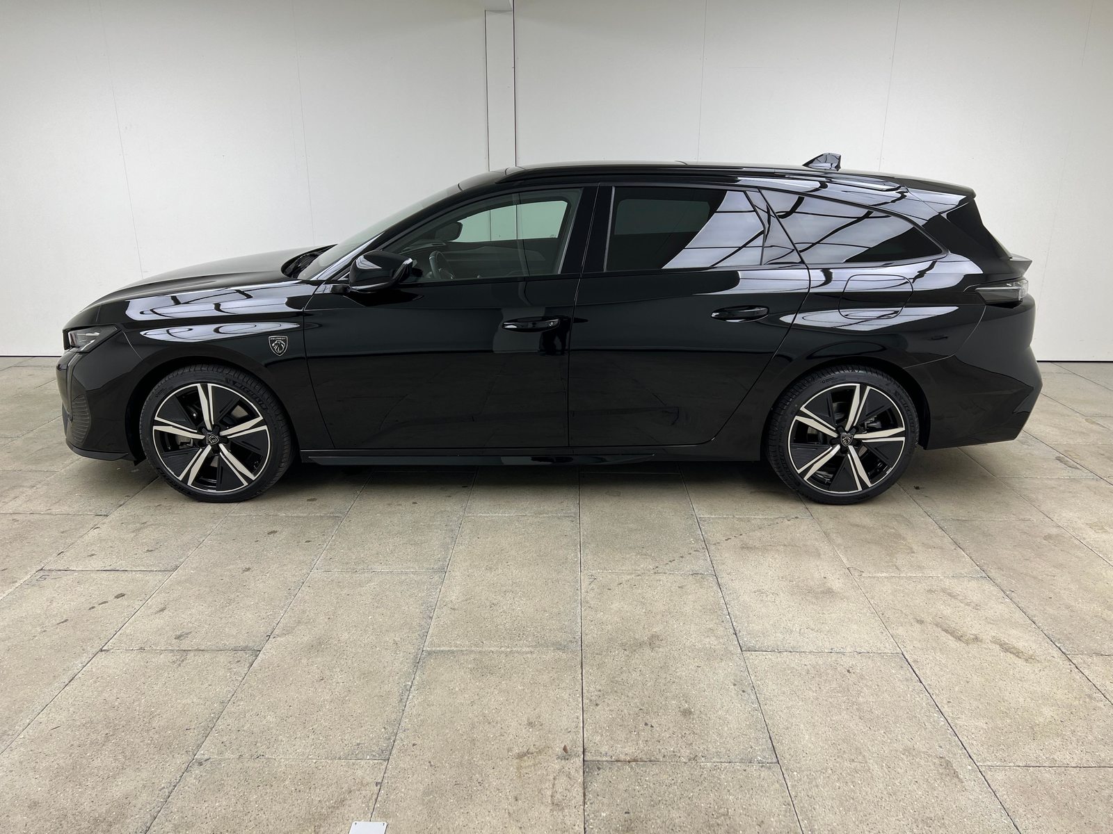 PEUGEOT 308 SW 1.6 PHEV 180 GT / ab 3,99% Leasing bei Abschluss eine, Plug-in-Hybrid Benzin/Elektro, Occasion / Gebraucht, Automatik - 3