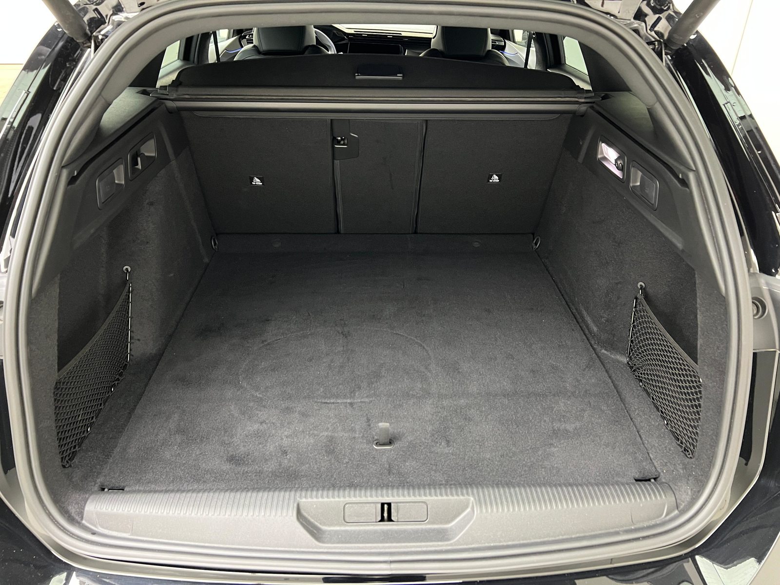 PEUGEOT 308 SW 1.6 PHEV 180 GT / ab 3,99% Leasing bei Abschluss eine, Plug-in-Hybrid Benzin/Elektro, Occasion / Gebraucht, Automatik - 6