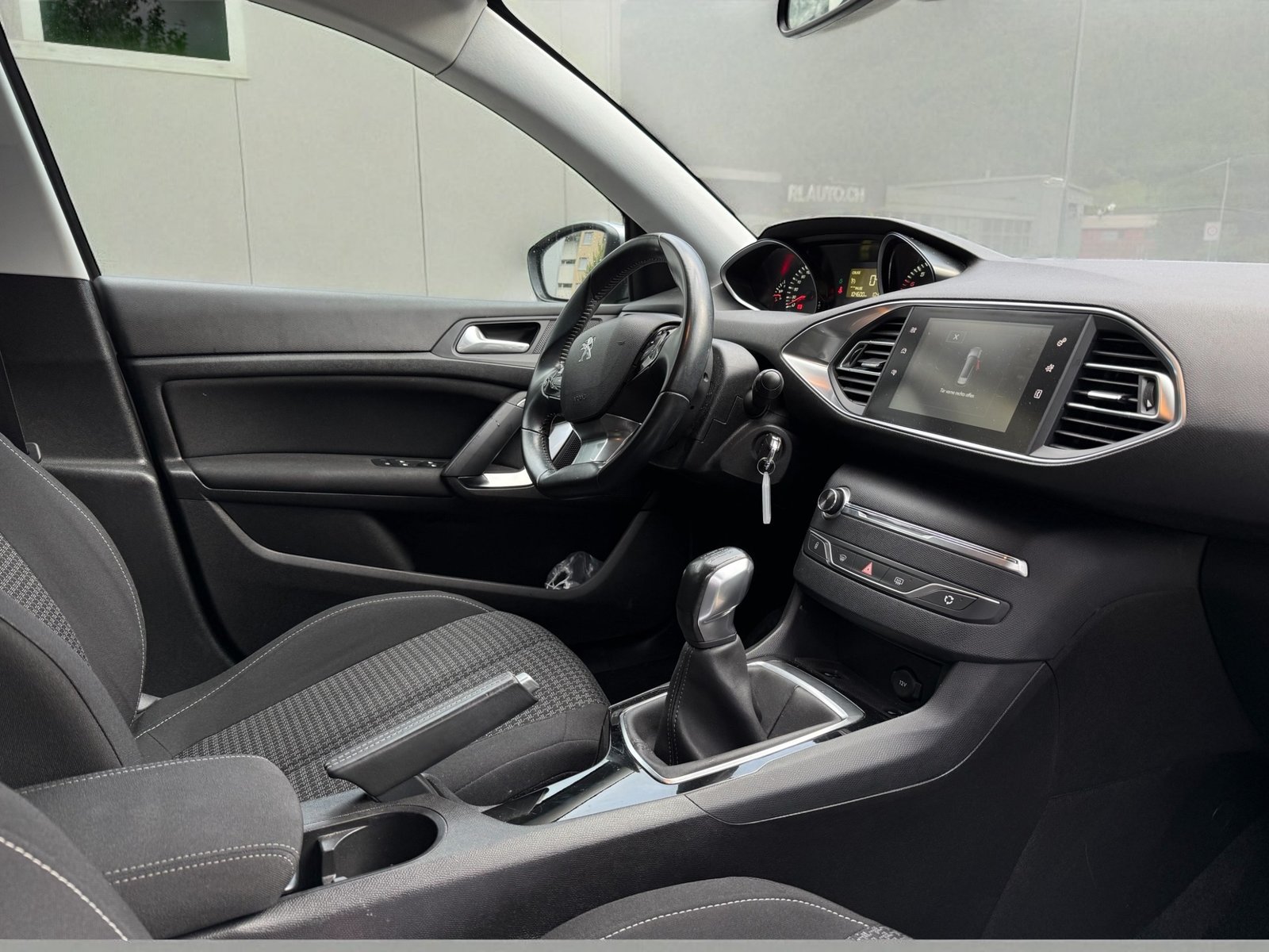 PEUGEOT 308 SW 1.2 THP Style, Petrol, Second hand / Used, Manual - 7