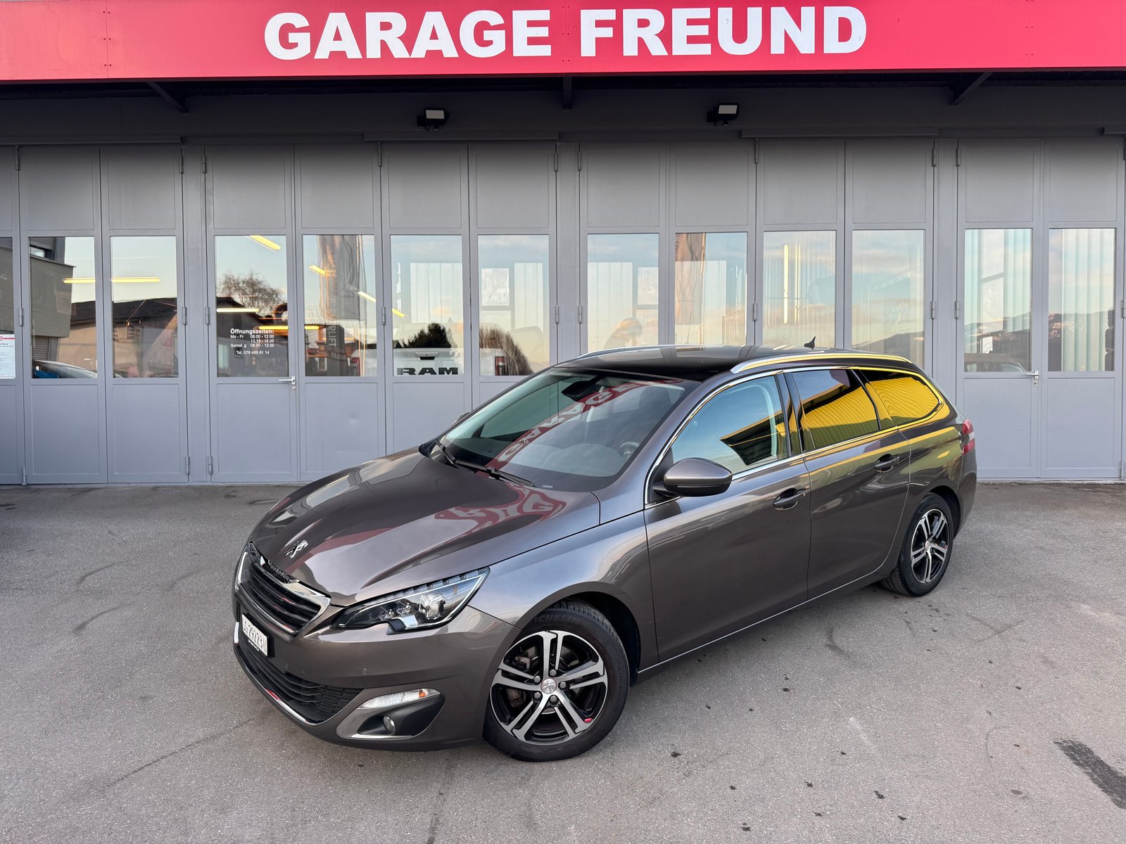 PEUGEOT 308 SW 1.2 THP Allure, Benzin, Occasion / Gebraucht, Handschaltung - 4