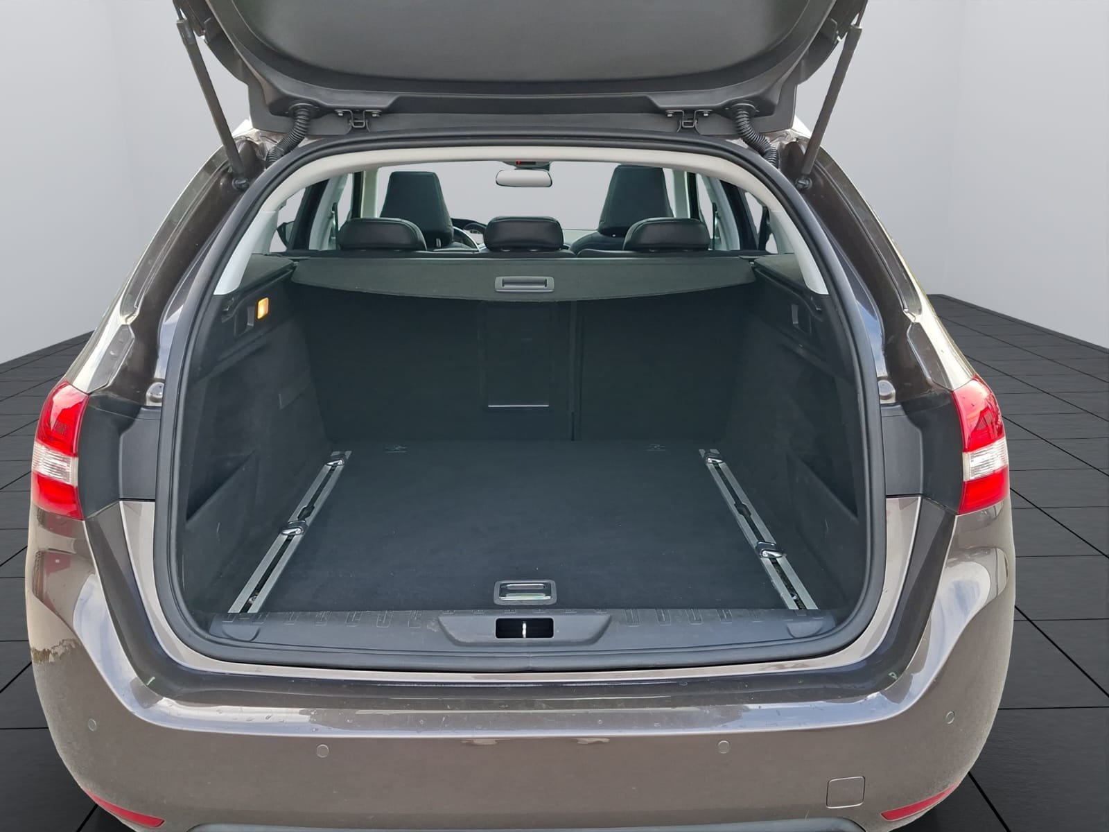 PEUGEOT 308 SW 1.2 THP Business, Essence, Occasion / Utilisé, Manuelle - 7