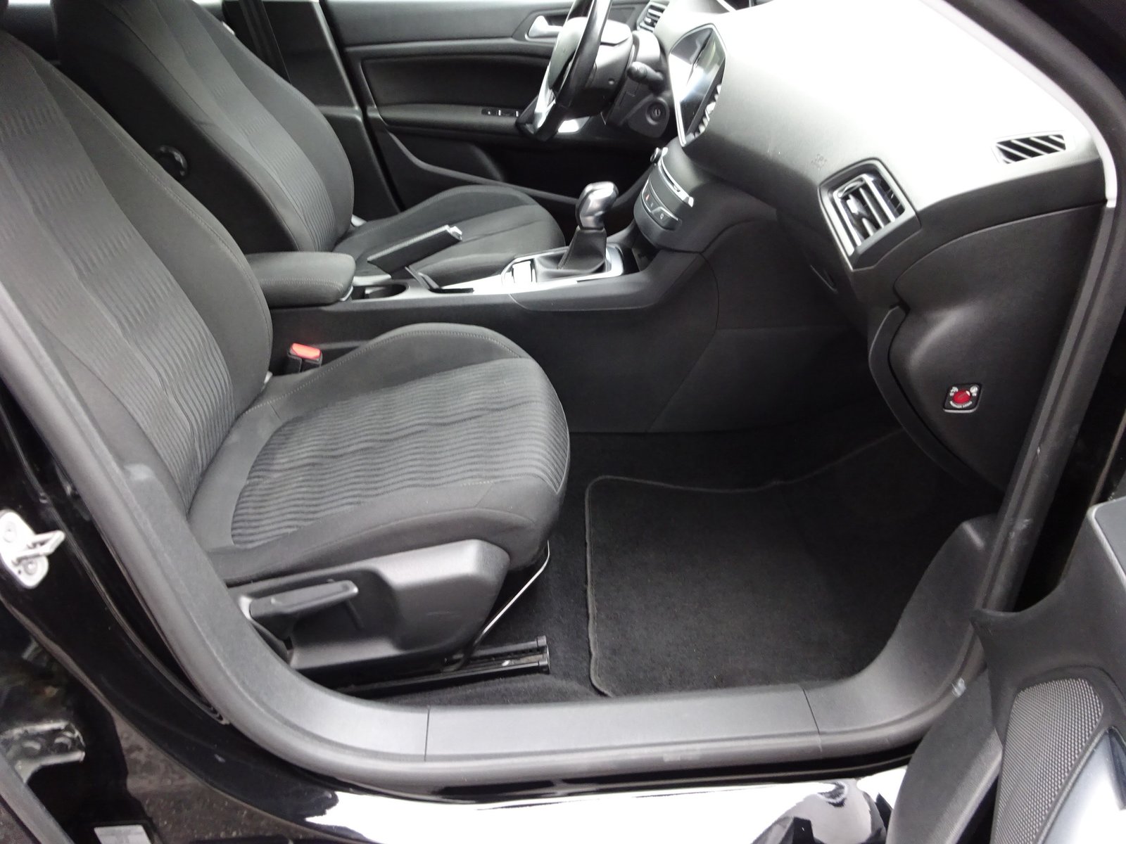 PEUGEOT 308 SW 1.6 BlueHDI Business EAT, Diesel, Occasion / Utilisé, Automatique - 6