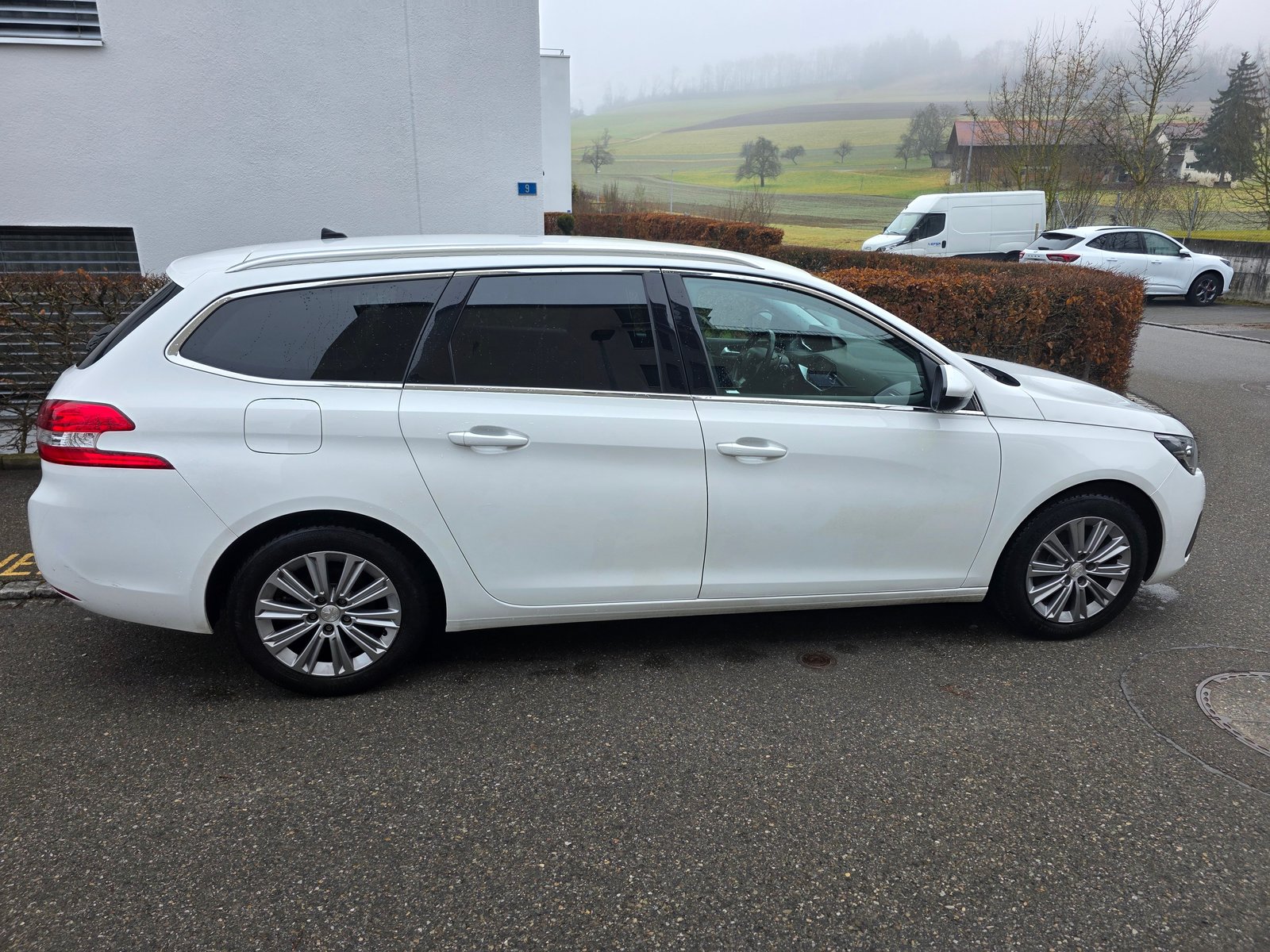 PEUGEOT 308 SW 1.5 BlueHDI Allure Pack EAT8, Diesel, Occasion / Utilisé, Automatique - 4