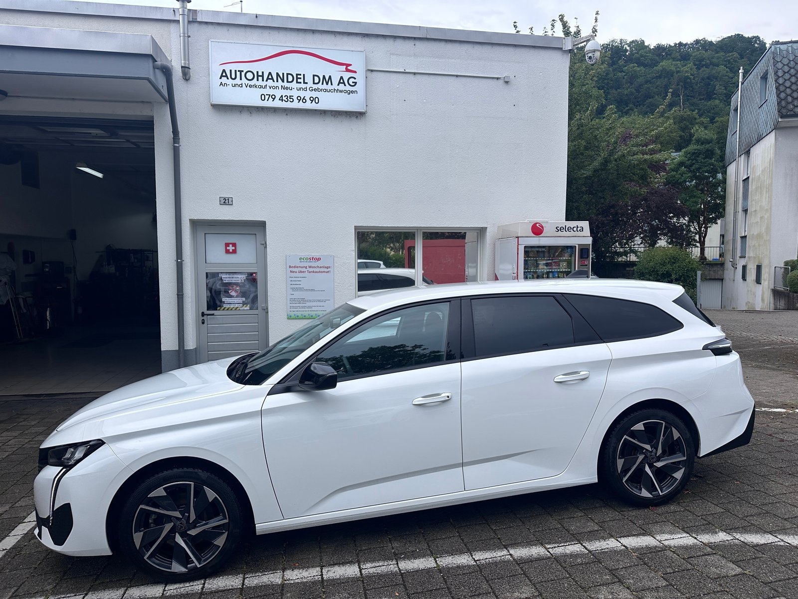 PEUGEOT 308 SW 1.5 BlueHDI Allure EAT8, Diesel, Occasion / Gebraucht, Automatik - 3