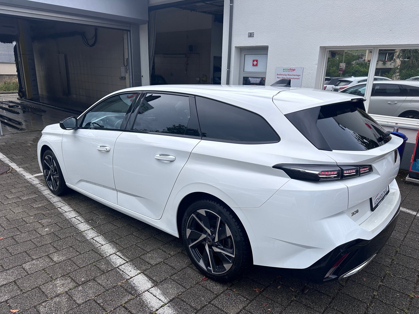 PEUGEOT 308 SW 1.5 BlueHDI Allure EAT8, Diesel, Occasion / Gebraucht, Automatik - 4