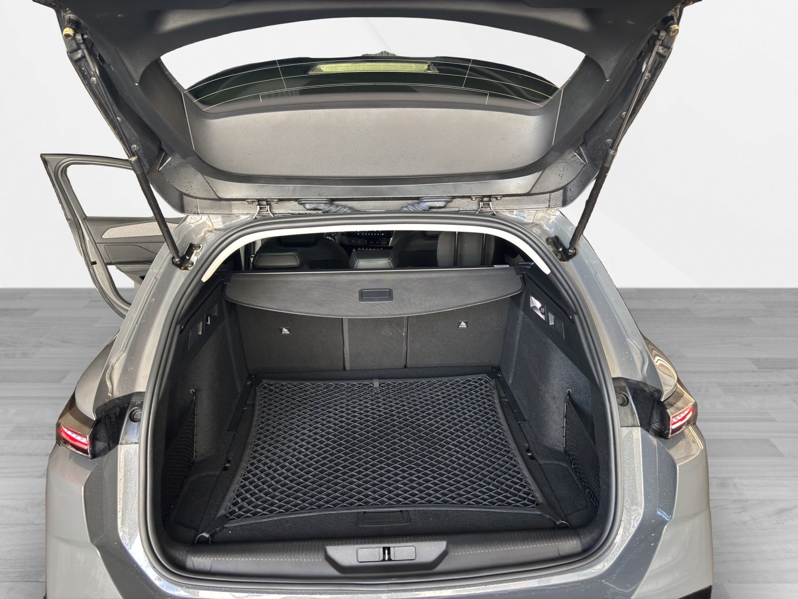 PEUGEOT 308 SW 1.2 PureTech Allure, Benzin, Occasion / Gebraucht, Automatik - 6
