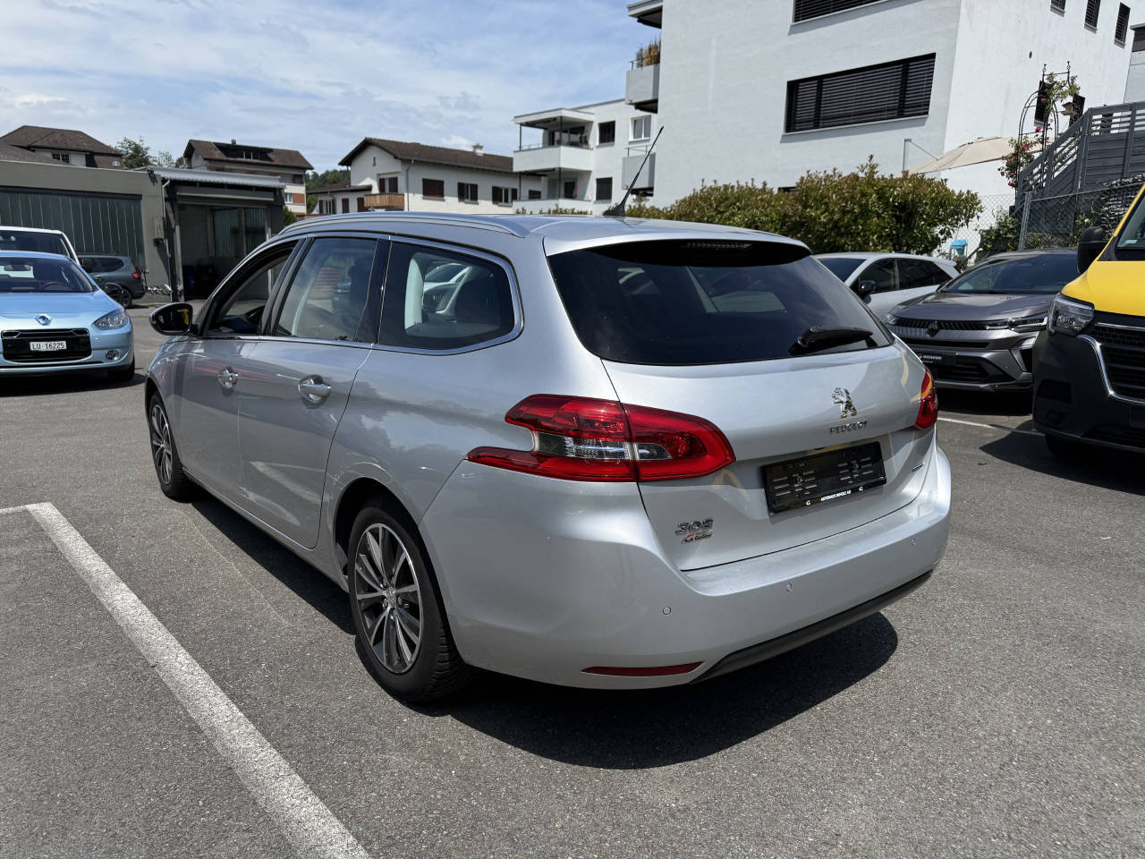 PEUGEOT 308 SW 1.2 PureTech 130 Allure S/S, Benzin, Occasion / Gebraucht, Automatik - 4