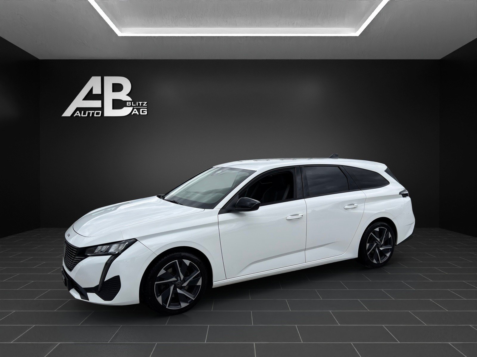 PEUGEOT 308 SW 1.5 BlueHDI Allure Pack EAT8 mit 130 PS, Diesel, Occasioni / Usate, Automatico - 2