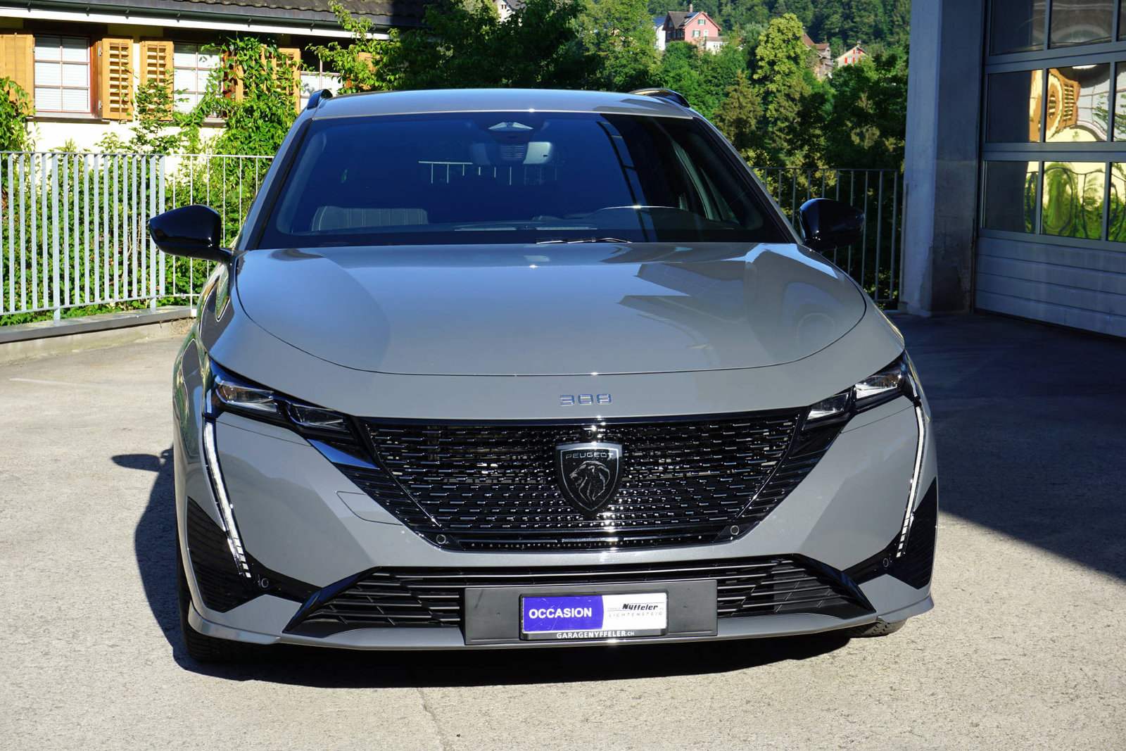 PEUGEOT 308 SW 1.2 Hybrid GT, Mild-Hybrid Benzin/Elektro, Occasion / Gebraucht, Automatik - 2
