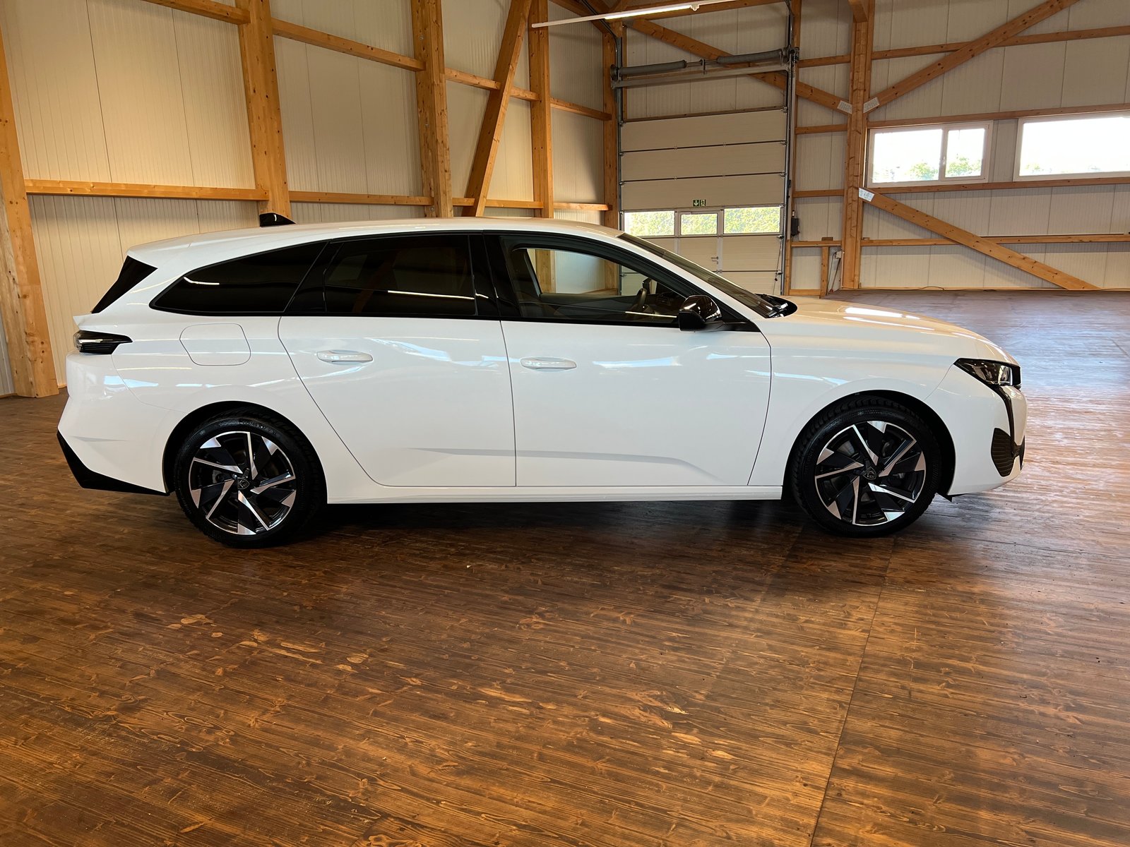 PEUGEOT 308 SW 1.5 BlueHDI Allure Pack EAT8, Diesel, Second hand / Used, Automatic - 4