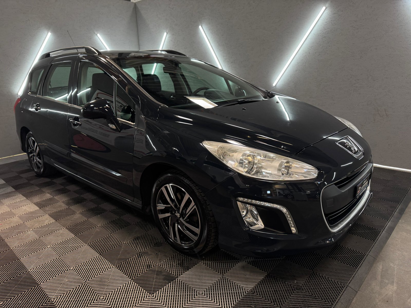 PEUGEOT 308 SW 1.6 HDI Allure EGS6, Diesel, Second hand / Used, Automatic - 2