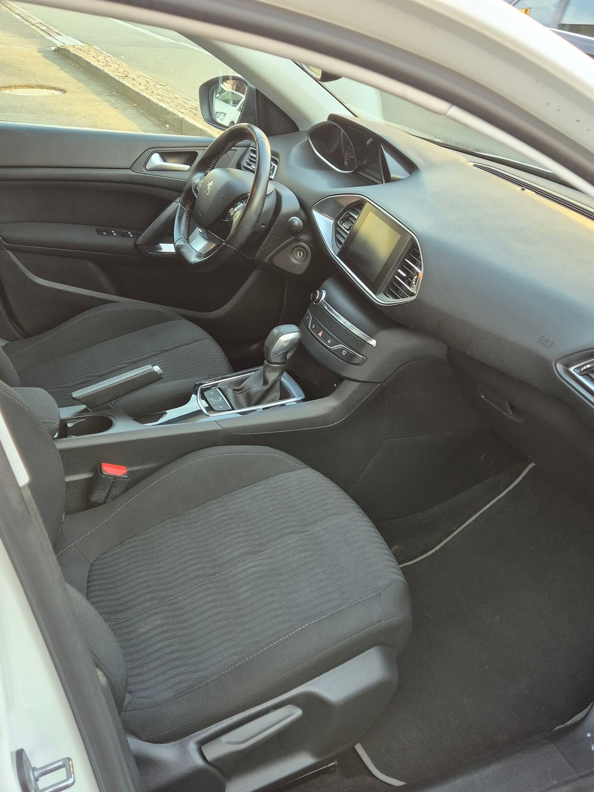 PEUGEOT 308 SW 1.6 BlueHDI Allure Automatic, Diesel, Occasion / Gebraucht, Automatik - 7