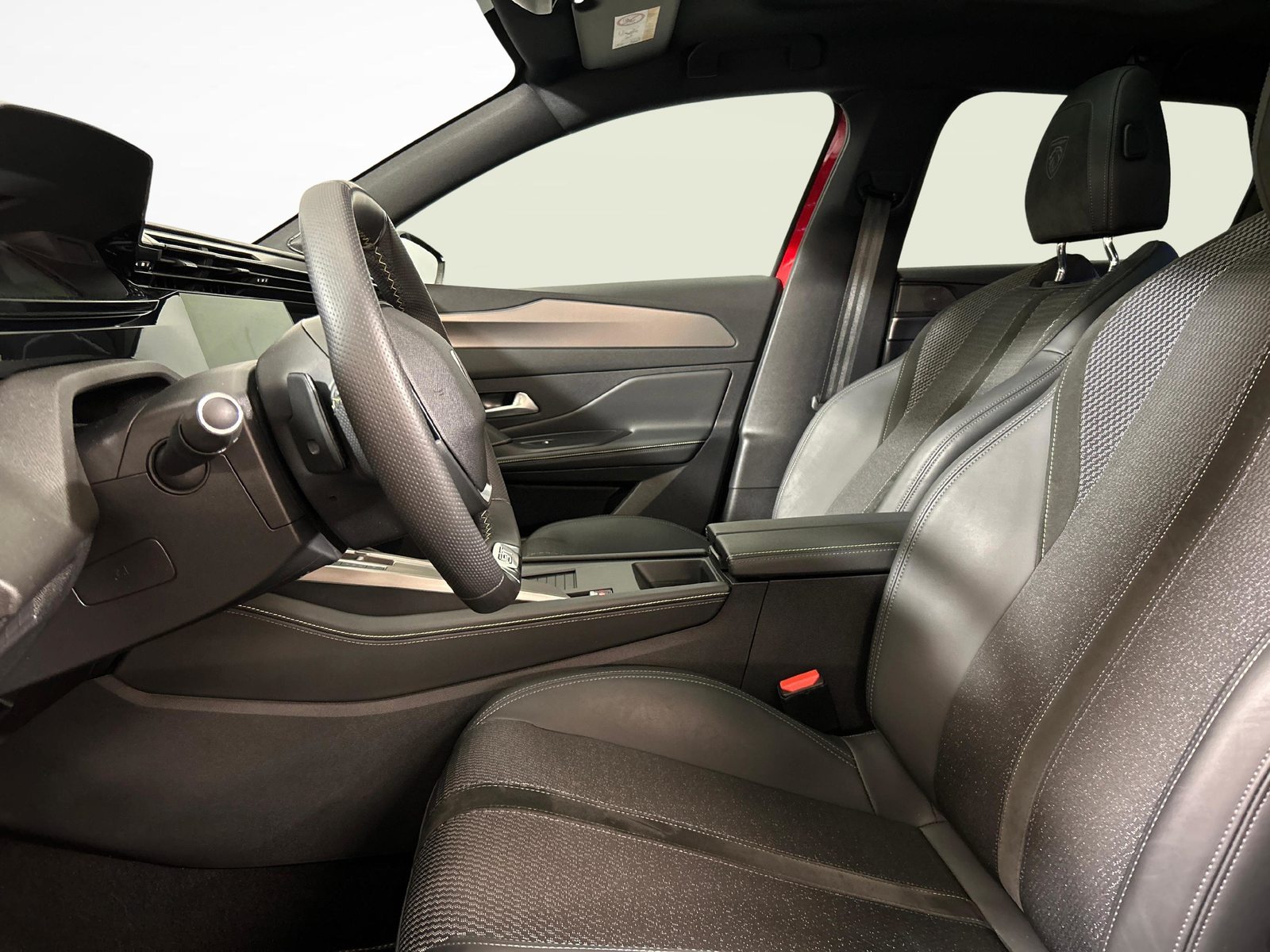 PEUGEOT 308 SW 1.2 Hybrid GT, Mild-Hybrid Benzin/Elektro, Occasion / Gebraucht, Automatik - 3