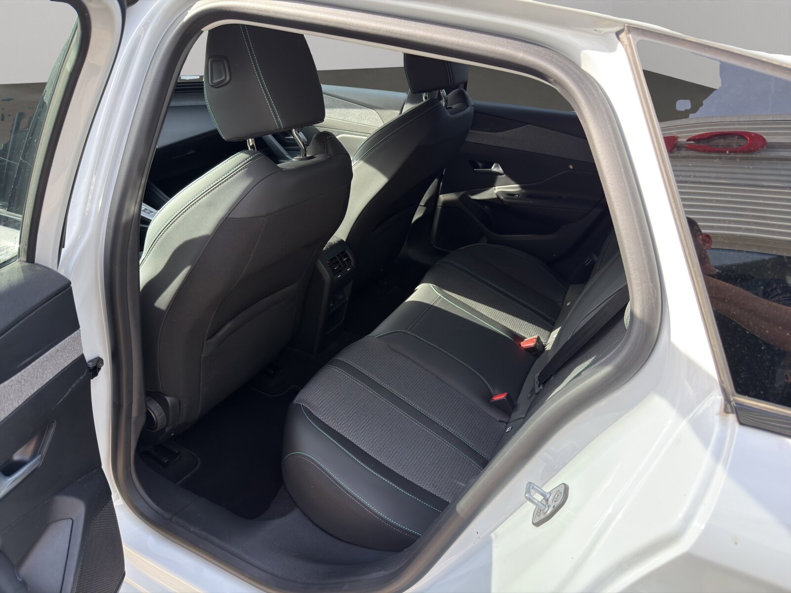 PEUGEOT 308 SW e-Allure, Elektro, Occasion / Gebraucht, Automatik - 5