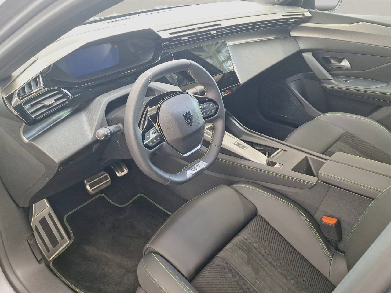 PEUGEOT 308 SW 1.2 Hybrid 145 PS GT, Mild-Hybrid Petrol/Electric, Second hand / Used, Automatic - 6