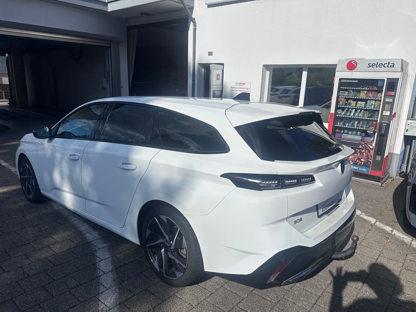 PEUGEOT 308 SW 1.5 BlueHDI Allure EAT8, Diesel, Occasion / Gebraucht, Automatik - 4