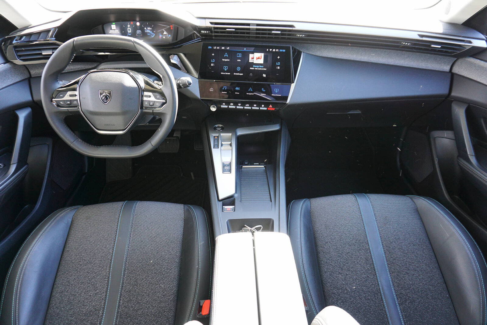PEUGEOT 308 SW 1.5 BlueHDi Allure Pack, Diesel, Occasion / Utilisé, Automatique - 6