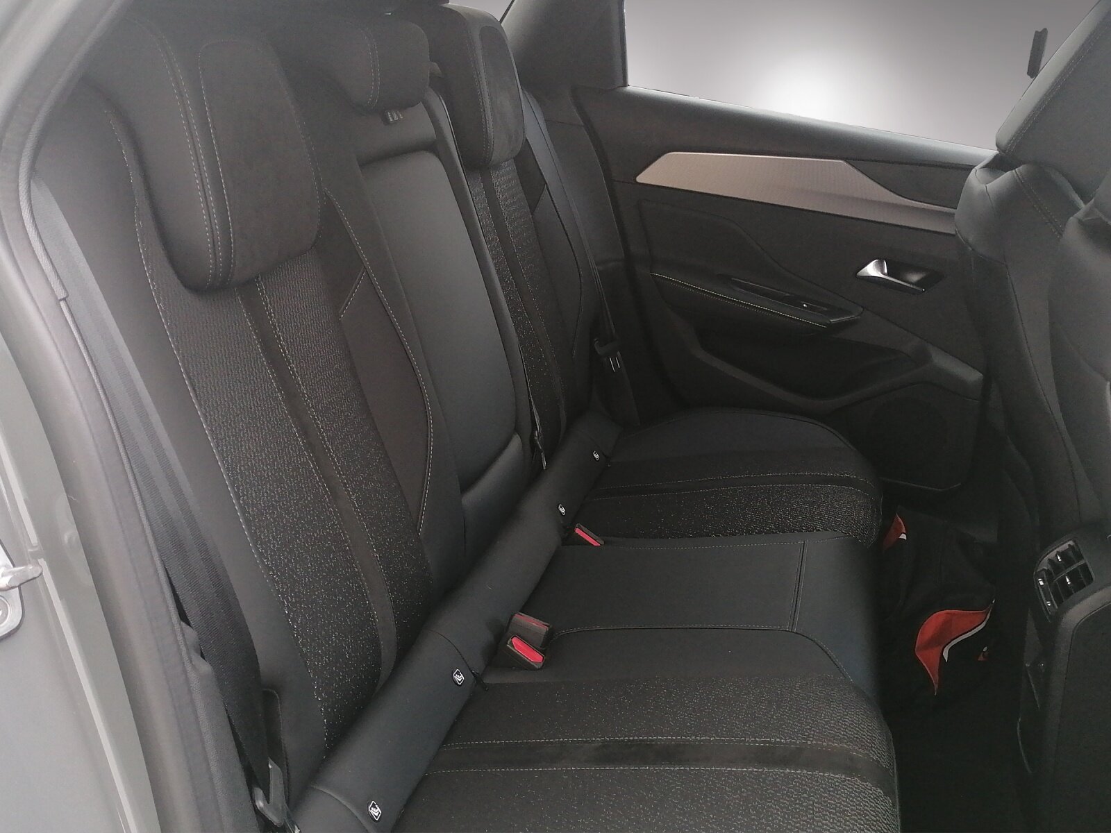 PEUGEOT 308 SW 1.6 PHEV 180 GT, Plug-in-Hybrid Benzin/Elektro, Occasion / Gebraucht, Automatik - 7