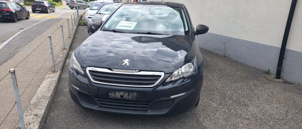 PEUGEOT 1.6 BlueHDi Active