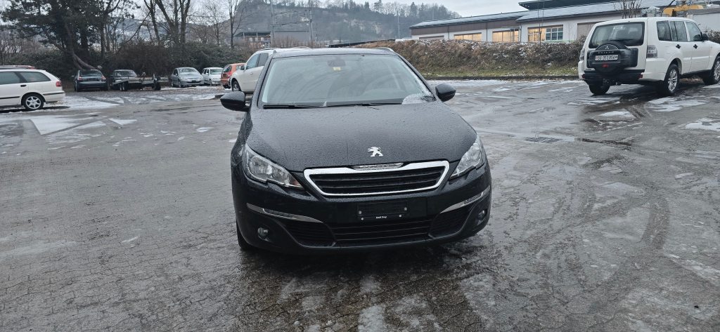 PEUGEOT 308 1.2 PureTech 130 Style S/S, Petrol, Second hand / Used, Automatic - 2