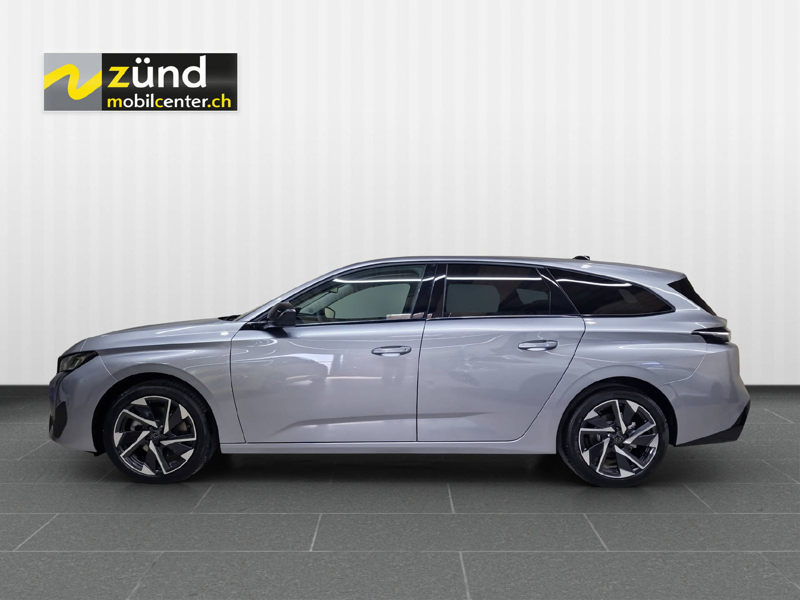 PEUGEOT 308 SW 1.2 Hybrid Allure, Mild-Hybrid Benzin/Elektro, Vorführwagen, Automatik - 2