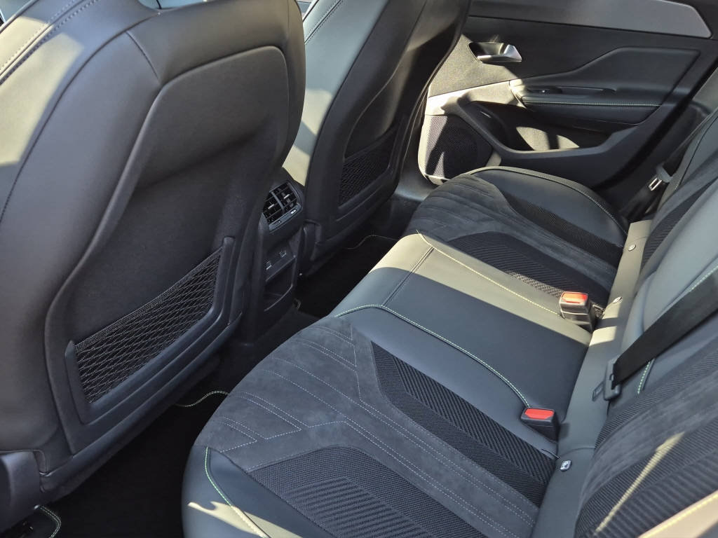 PEUGEOT 308 SW 1.2 Hybrid GT, Mild-Hybrid Petrol/Electric, Ex-demonstrator, Automatic - 6