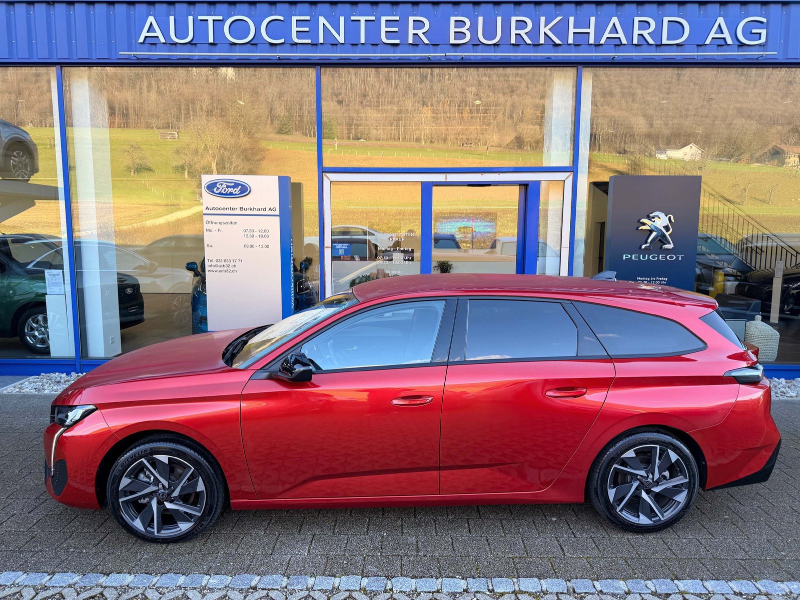 PEUGEOT 308 SW 1.5 BlueHDi Allure 5 Jahre Werksgarantie