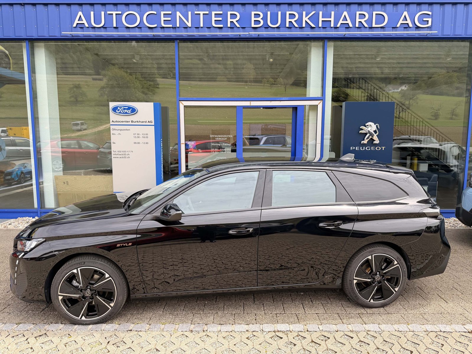 PEUGEOT 308 SW e-Swiss Edition