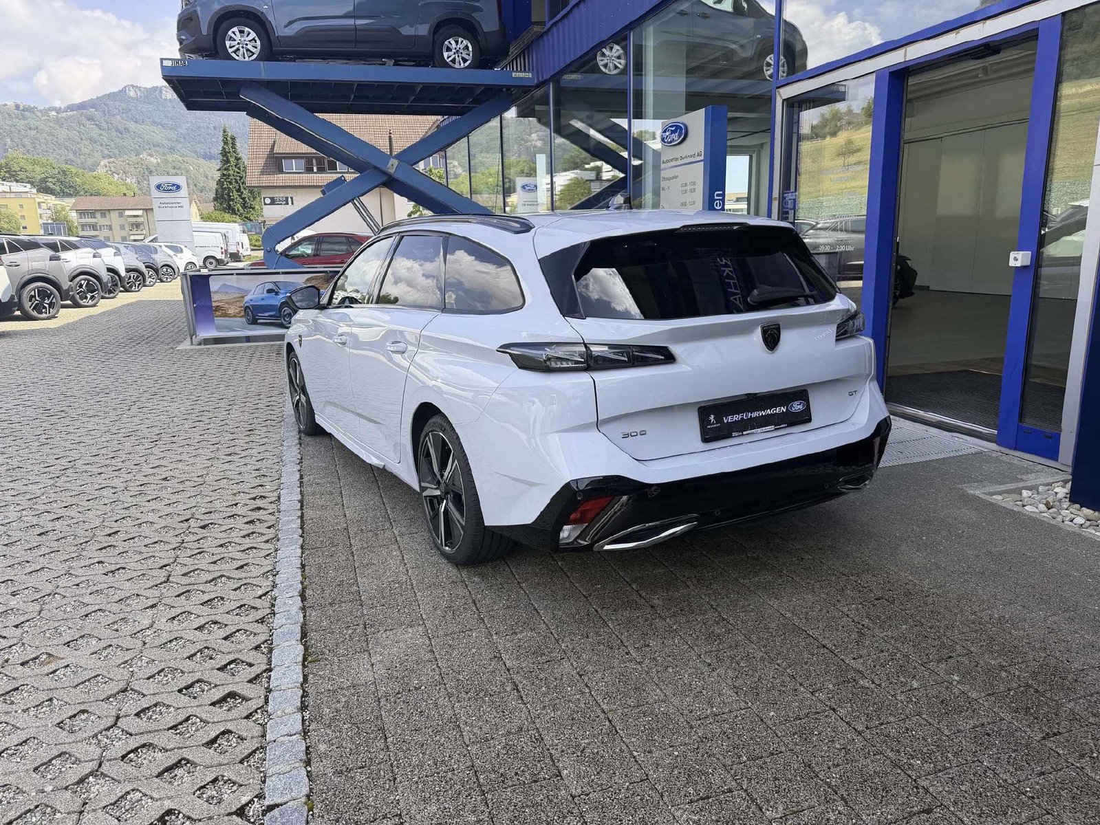 PEUGEOT 308 SW 1.2 Hybrid GT *5 Jahre Werksgarantie*, Mild-Hybrid Petrol/Electric, Ex-demonstrator, Automatic - 2