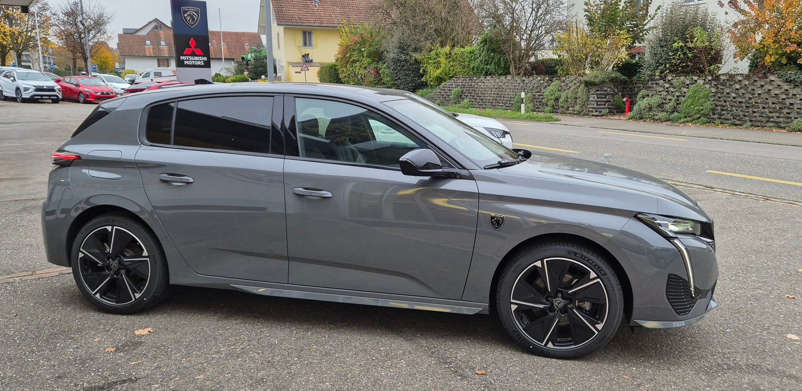 PEUGEOT 308 1.6 PHEV 195 GT SwissPrime Helvetia, Plug-in-Hybrid Benzina/Elettrica, Auto nuove, Automatico - 6