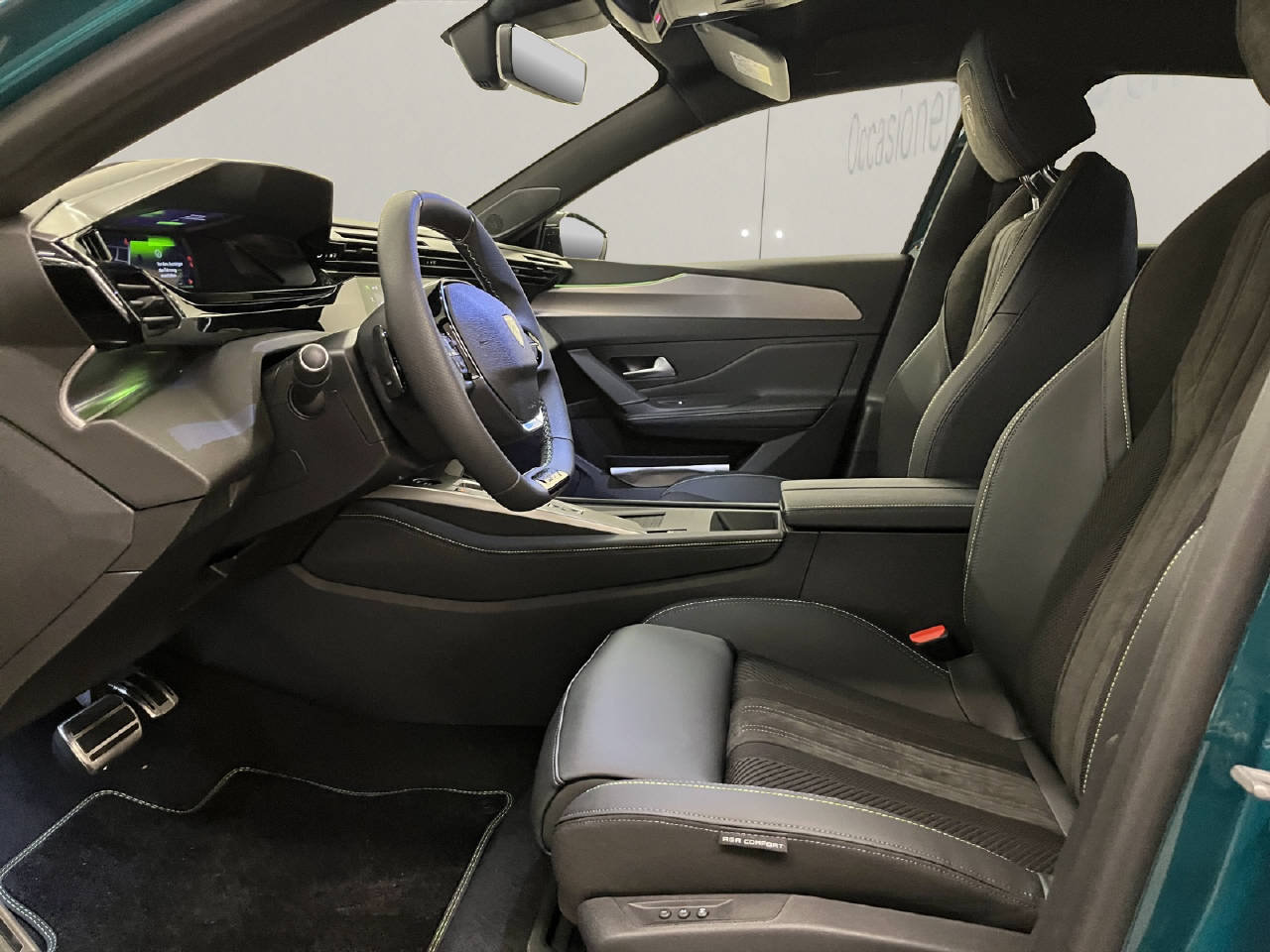 PEUGEOT 308 1.2 Hybrid GT, Mild-Hybrid Petrol/Electric, New car, Automatic - 5