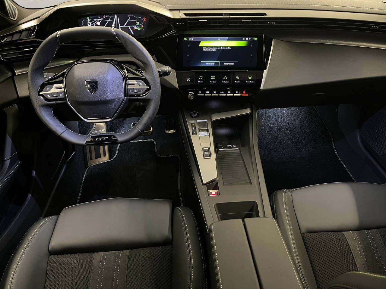 PEUGEOT 308 1.2 Hybrid GT, Mild-Hybrid Petrol/Electric, New car, Automatic - 6
