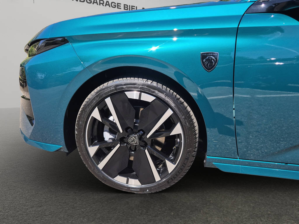 PEUGEOT 308 1.2 Hybrid GT, Mild-Hybrid Petrol/Electric, New car, Automatic - 5