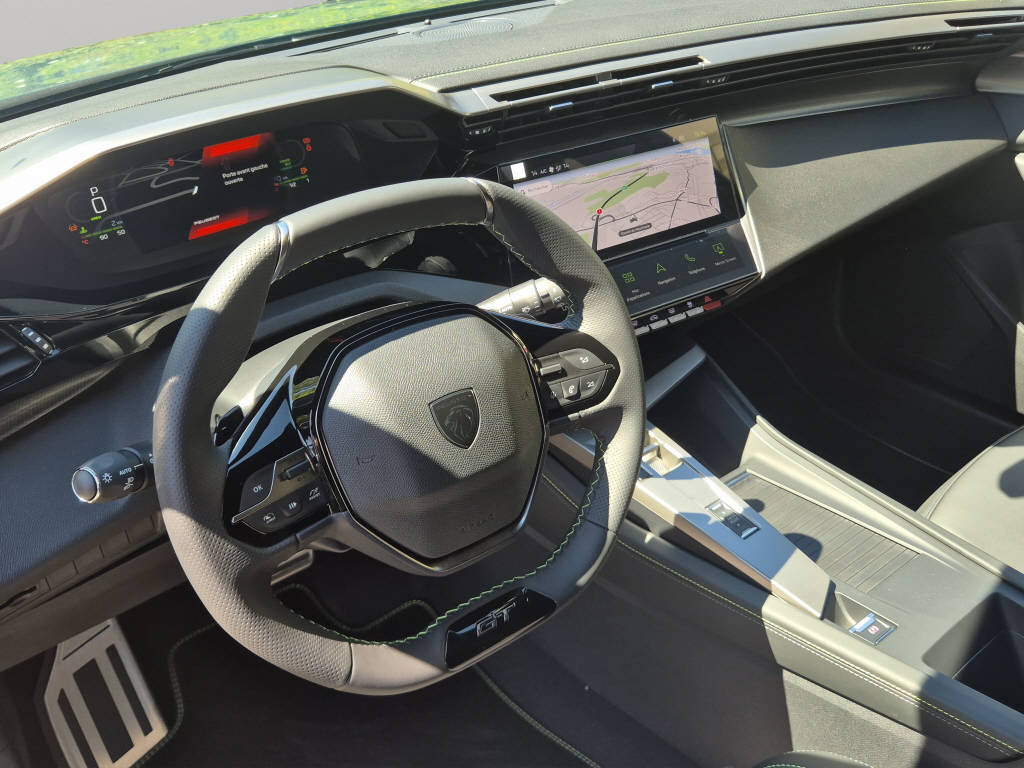 PEUGEOT 308 1.2 Hybrid GT, Mild-Hybrid Petrol/Electric, New car, Automatic - 7