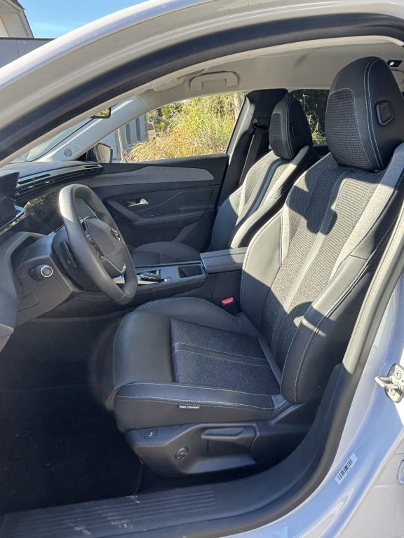 PEUGEOT 308 1.2 PureTech Allure Pack, Benzin, Occasion / Gebraucht, Automatik - 6