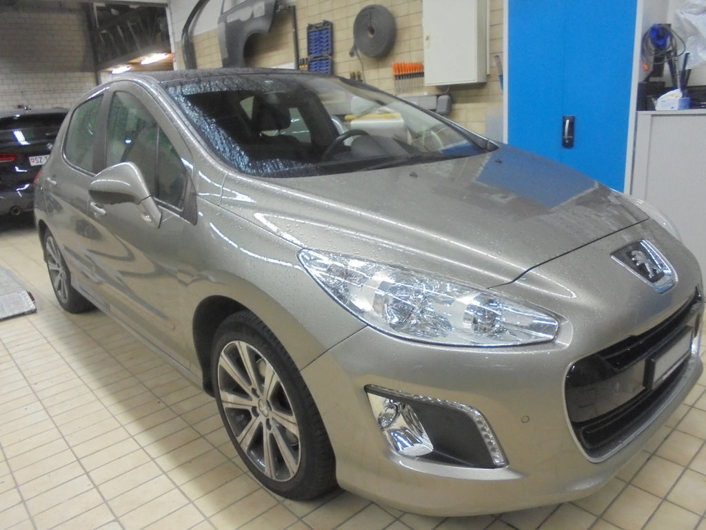 PEUGEOT 308 1.6 Turbo 156 Allure, Petrol, Second hand / Used, Automatic - 2