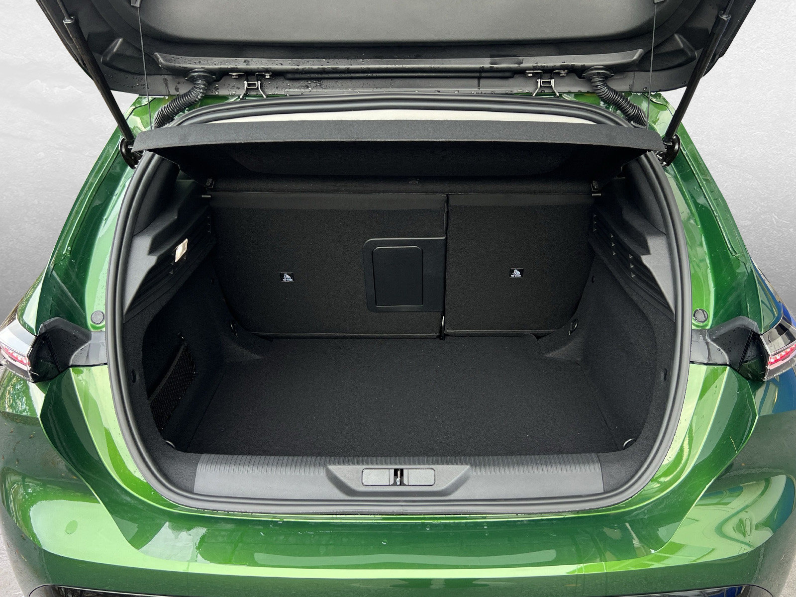 PEUGEOT 308 1.2 Hybrid Allure, Mild-Hybrid Benzin/Elektro, Occasion / Gebraucht, Automatik - 6