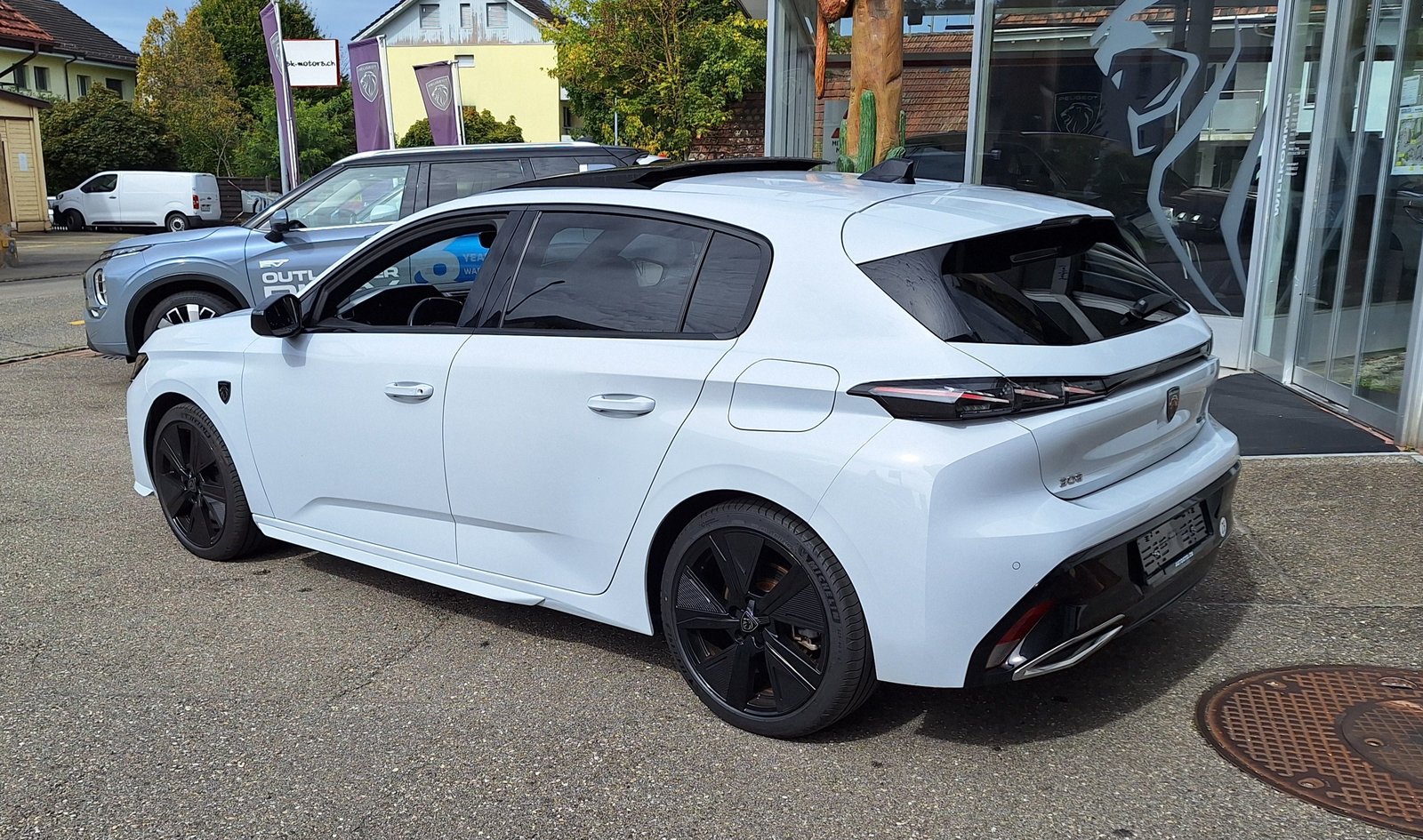 PEUGEOT 308 1.6 PHEV 225 GT / Helvetia, Plug-in-Hybrid Benzin/Elektro, Occasion / Gebraucht, Automatik - 2